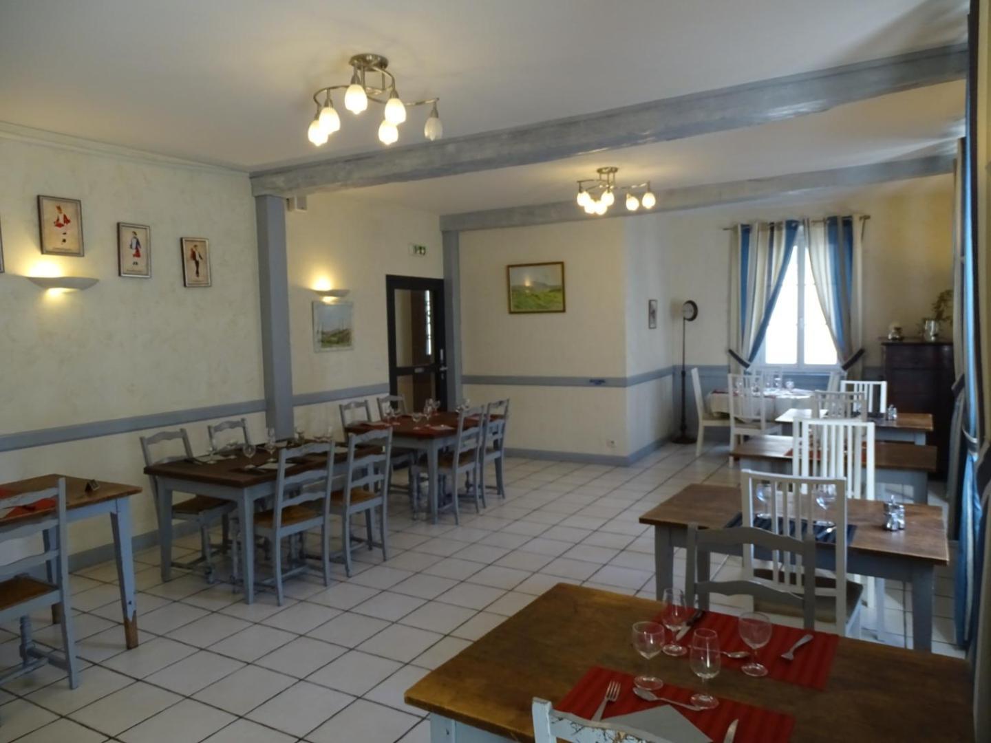 Hotel De La Poste Tardets-Sorholus Экстерьер фото