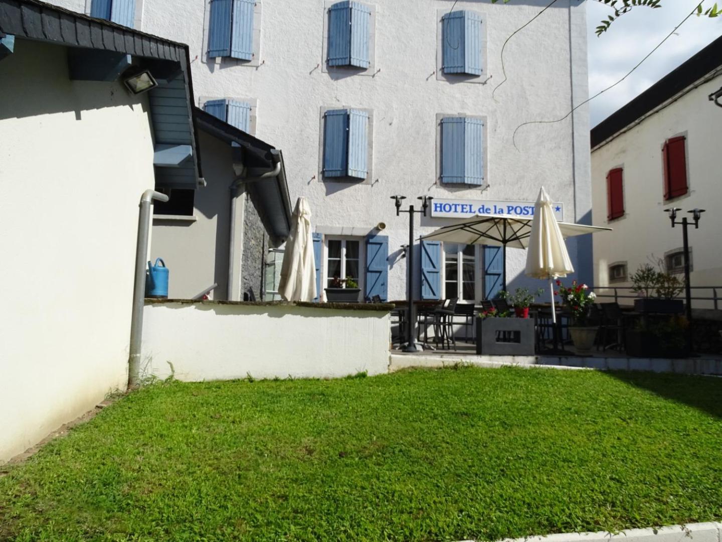 Hotel De La Poste Tardets-Sorholus Экстерьер фото